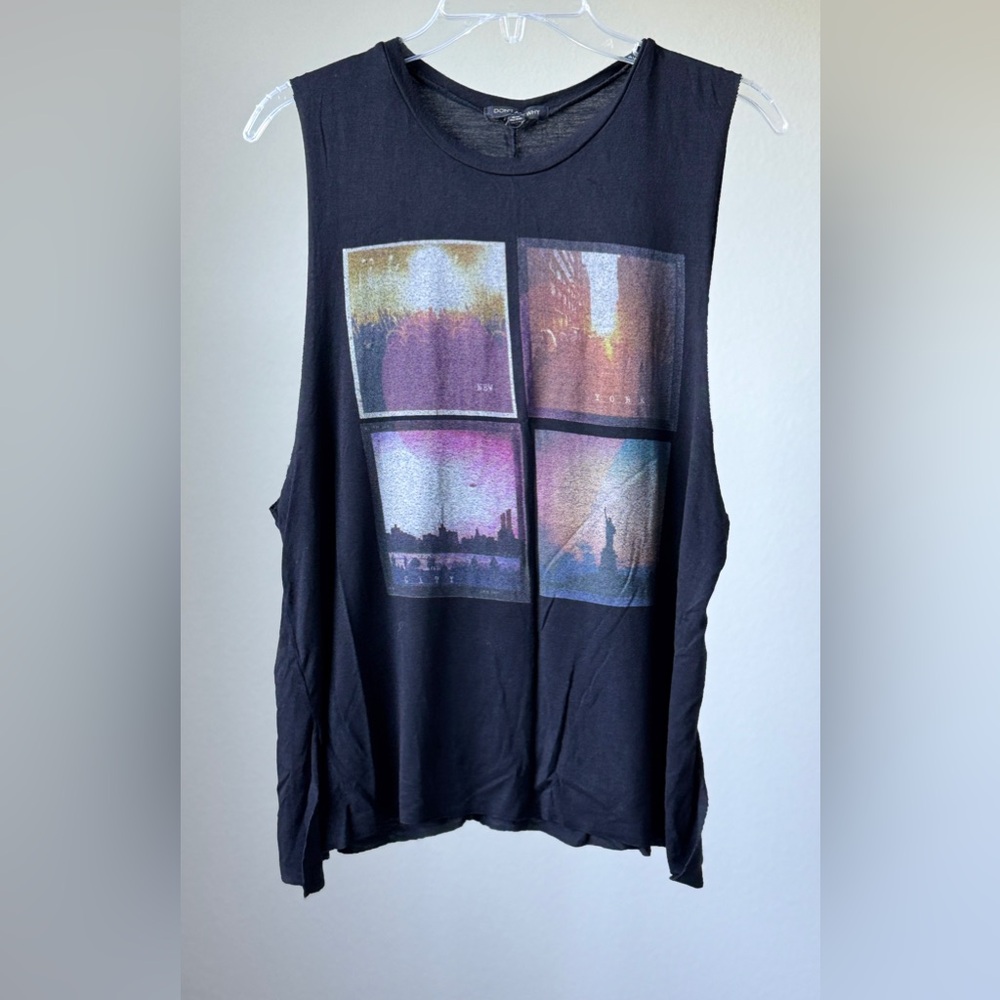Women’s Graphic Black Sleeveless Top, one size